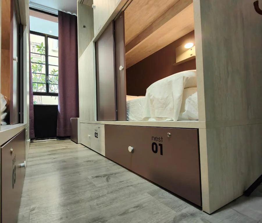 Cama en habitación compartida femenina de 6 camas — Free Hostels Barcelona