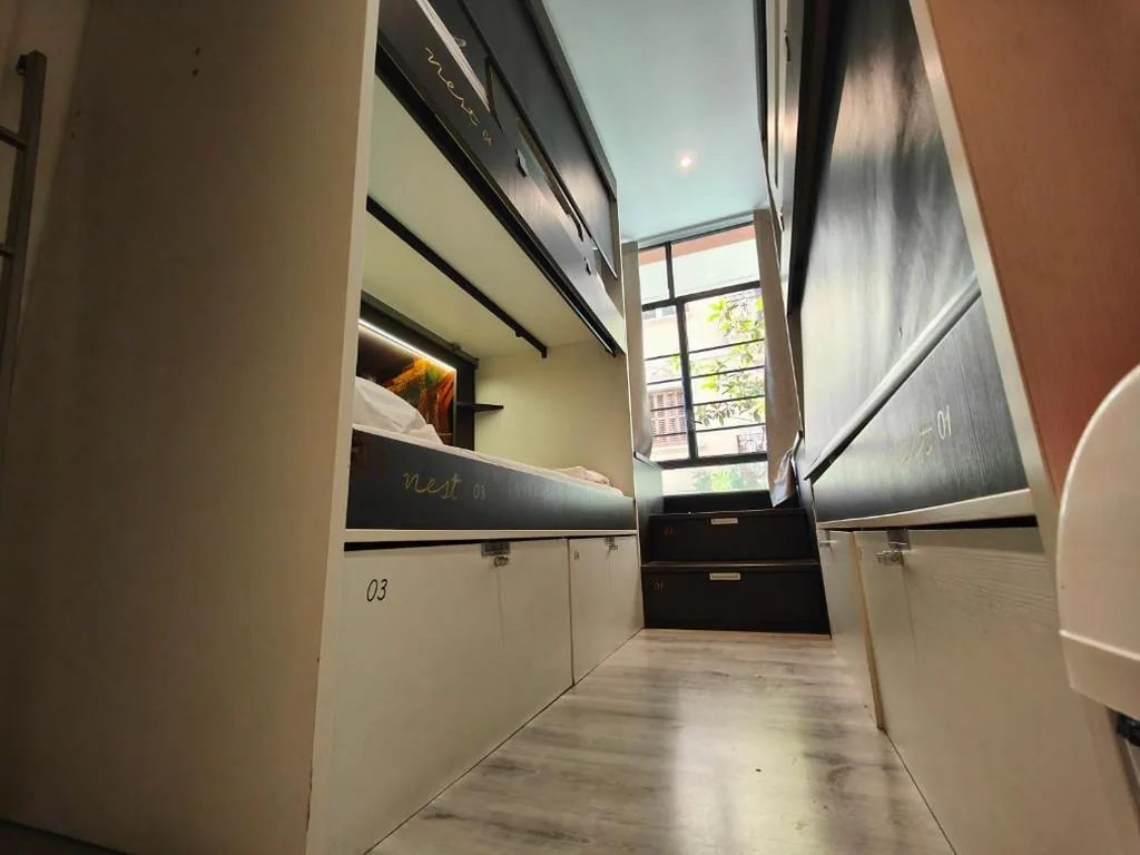 Cama en habitación compartida mixta de 6 camas — Free Hostels Barcelona