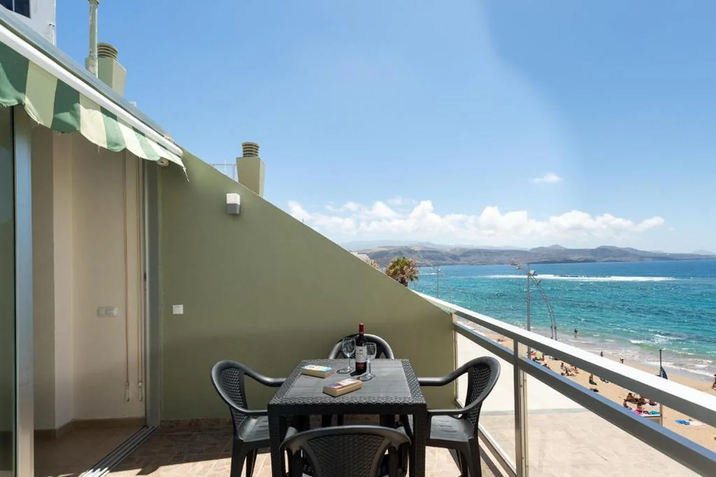 Appartement 1 chambre — Front line with nice terrace By CanariasGetaway