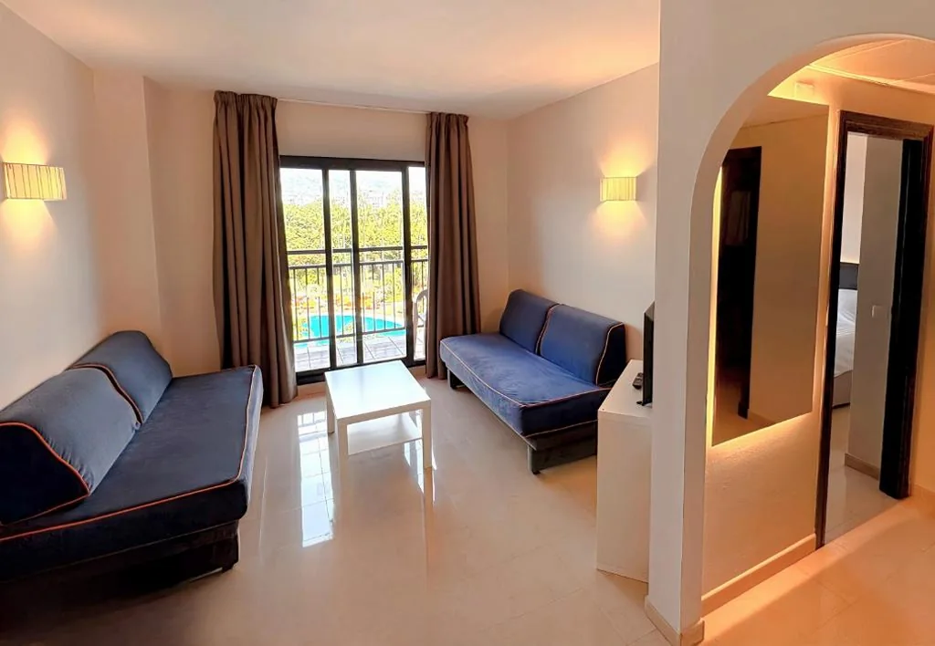Appartamento con 1 camera da letto e vista sulla piscina (3-4 adulti) — Fuengirola Beach Apartamentos Turísticos