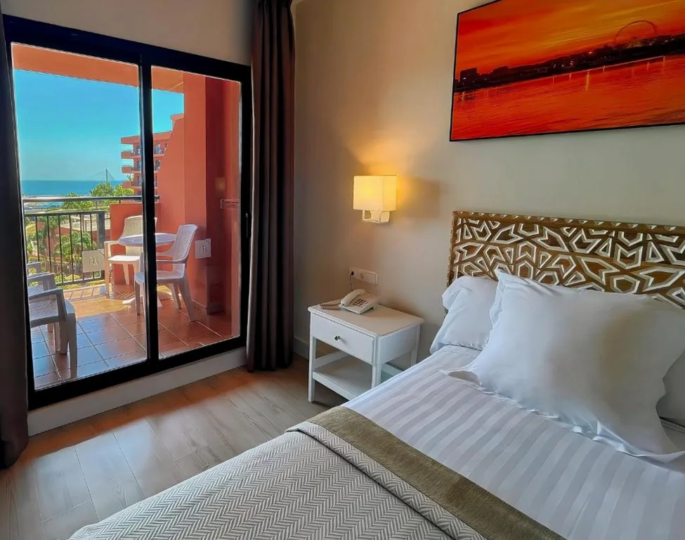 Suite Deluxe — Fuengirola Beach Apartamentos Turísticos
