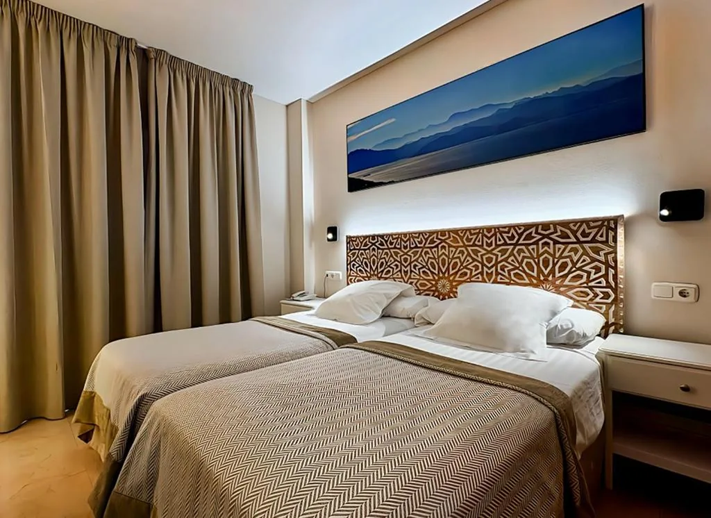 Suite Junior — Fuengirola Beach Apartamentos Turísticos