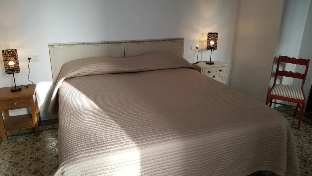Chambre double avec salle de bains - 1 ou 2 lits — Fuentepiedra Casa Rural Categoría Superior