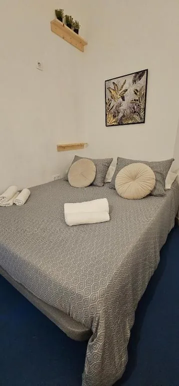 Doppelzimmer mit externem eigenem Bad – 2 Betten — Fuerteventura Beach Vacations at Seneca no hotel,incluye cocina comun con agua, cafe, cereales y pasta gratis