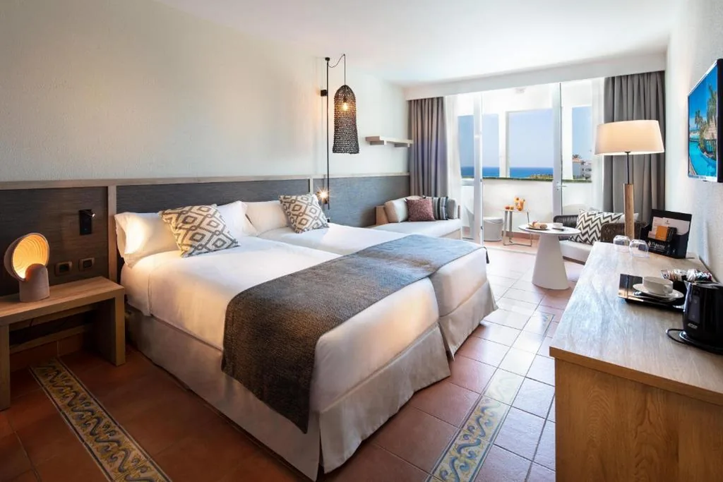 Habitación Doble Estándar con vistas al mar (2 adultos + 1 niño) - 2 camas — Fuerteventura Princess