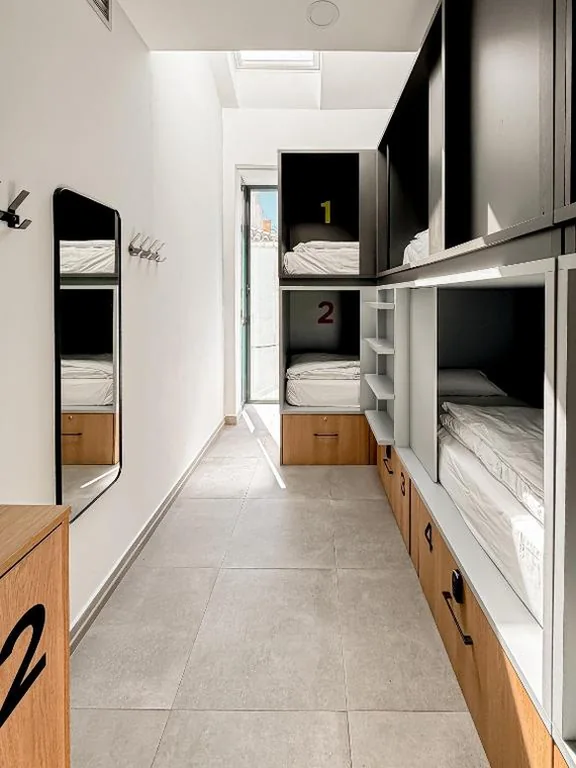 Bed in gemengde slaapzaal met 6 bedden — Funker Hostel