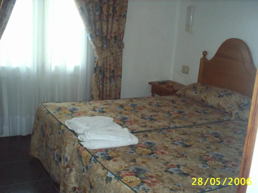 Doppelzimmer – mit 1 oder 2 Betten — Gabarre