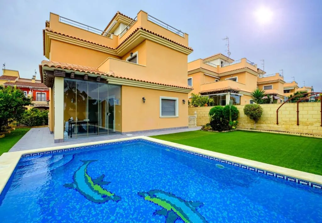 Villa con vistas al jardín — Gabriela Mistral ID119
