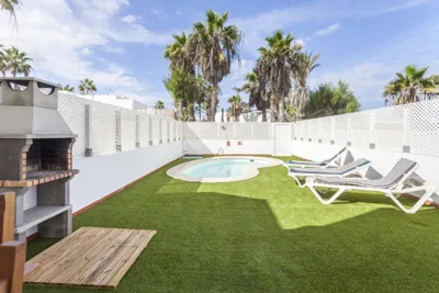 Galera Beach Boutique Art Villas with Private Pools, Free Wifi & BBQ, Corralejo by Amazzzing Travel — foto 3