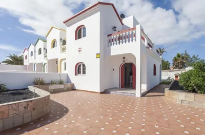 Galera Beach Boutique Art Villas with Private Pools, Free Wifi & BBQ, Corralejo by Amazzzing Travel — foto 12