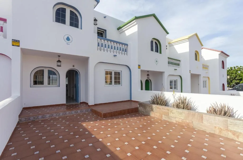 Villa Luxe — Galera Beach Boutique Art Villas with Private Pools, Free Wifi & BBQ, Corralejo by Amazzzing Travel