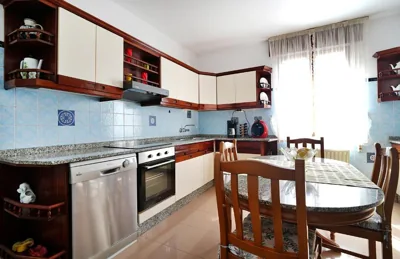 GALIHOST - Casa con jardín en Vilanova de Arousa — 写真 4