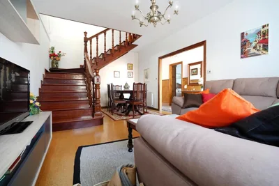 GALIHOST - Casa con jardín en Vilanova de Arousa — 写真 5