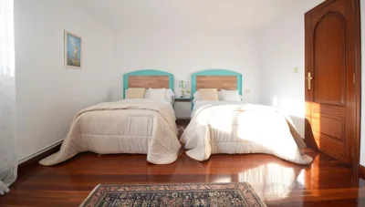 GALIHOST - Casa con jardín en Vilanova de Arousa — 写真 11