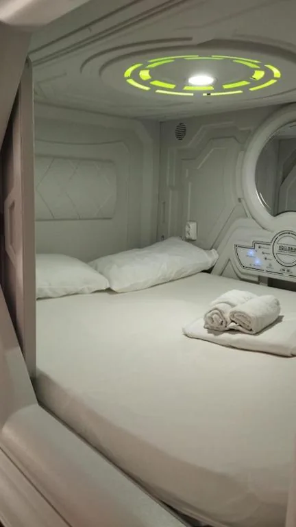 gao hostel capsules