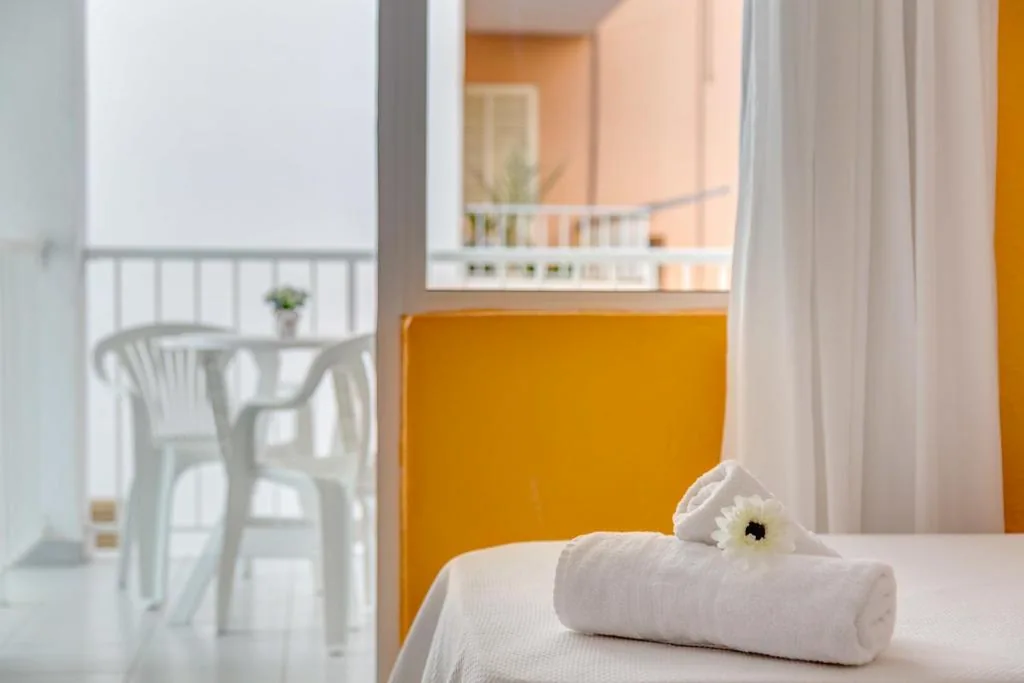 Quarto Duplo com Varanda - 2 camas — Garau Petit Hotel
