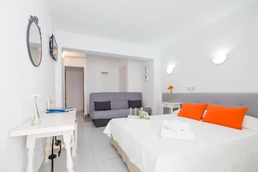 Quarto Duplo Superior com Varanda — Garau Petit Hotel