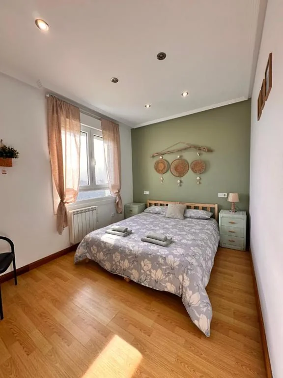 Tweepersoonskamer met gedeelde badkamer — Gato Gordo - bike & surf house