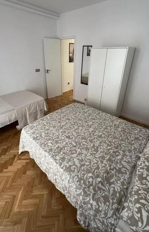 Habitación Triple con baño compartido — Gato street, Private rooms