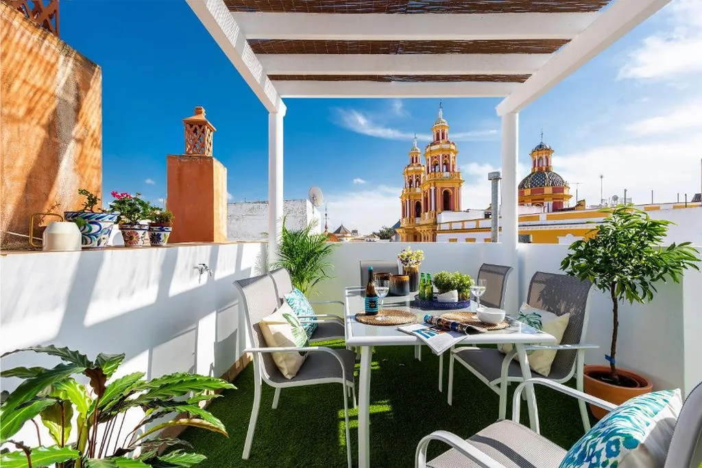 Maison de quatre chambres avec terrasse — Genteel Home Casa Alhóndiga Terrace