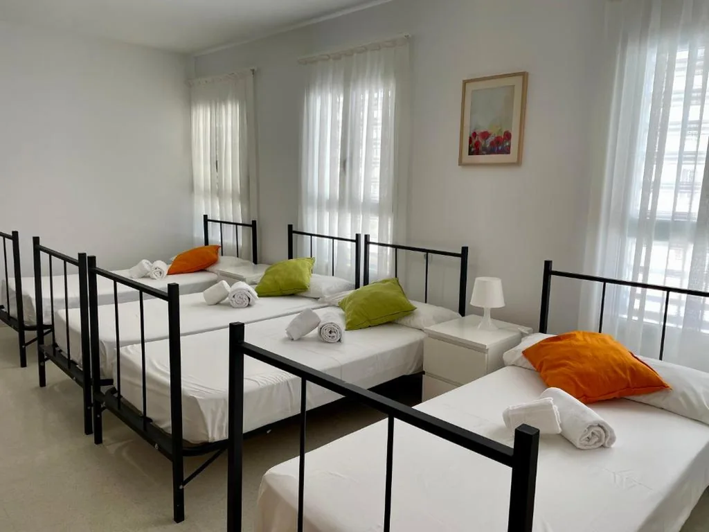Quadruple Room — Geysotur TORROX PLAYA Centro de Ocio y Tiempo Libre