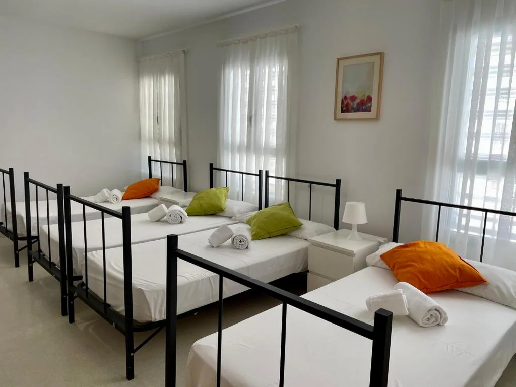 Quadruple Room — Geysotur TORROX PLAYA Centro de Ocio y Tiempo Libre