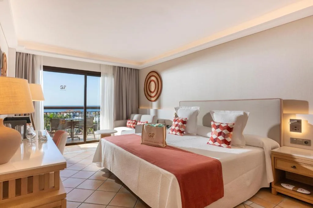 Senior套房（2位成人+1名儿童） — GF GRAN COSTA ADEJE*****