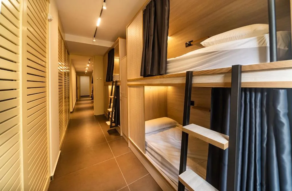 Stapelbed in gemengde gedeelde slaapzaal — GG Hostel