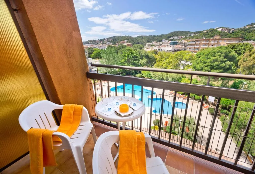 Studio mit Balkon (2–3 Erwachsene) — GHT Aparthotel Tossa Park