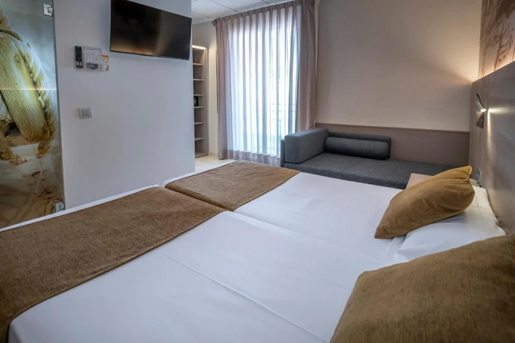 Camera Doppia con letto aggiunto (2 adulti + 1 bambino) — GHT Maritim