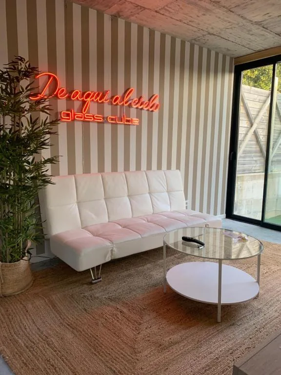 Apartment Deluxe — Glass Cube