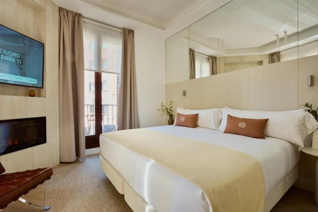 Appartamento con vista e balcone — Glinter Barrio de las Letras - Apartments