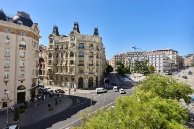 Glinter Plaza de las Cortes — foto 5