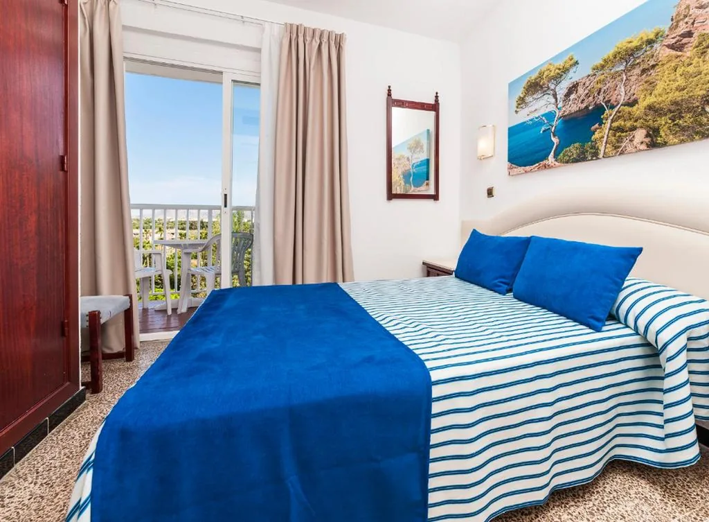 Habitación Doble (3 adultos) - 1 o 2 camas — Globales Condes de Alcudia