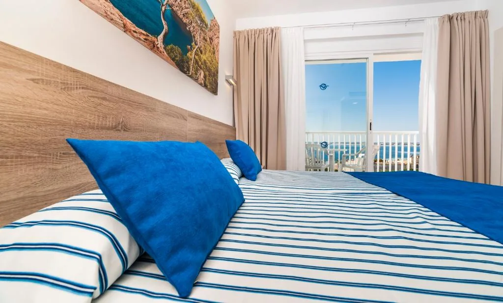 Habitación doble superior (3 adultos) - 1 o 2 camas — Globales Condes de Alcudia