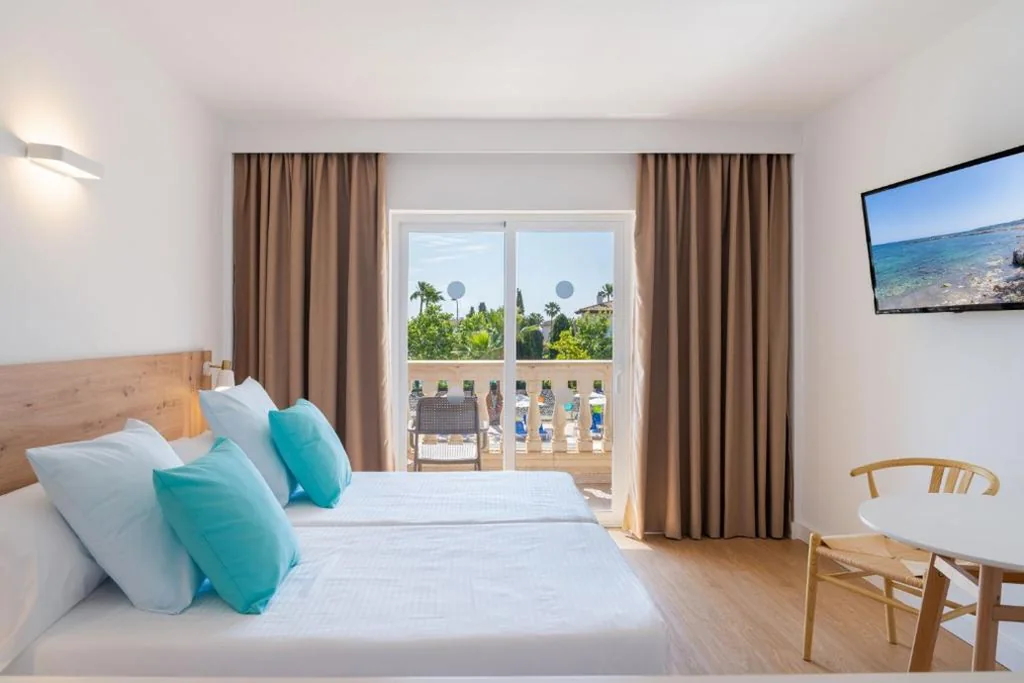 Junior Suite mit Poolblick — Globales Isabel