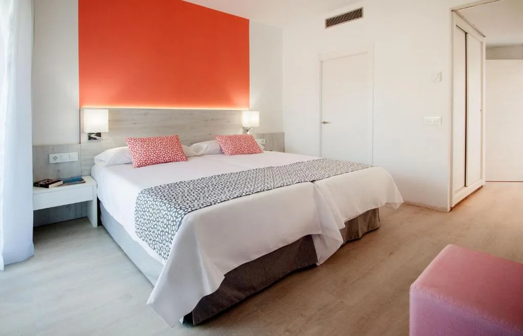 Habitación Familiar con balcón (3 adultos + 1 niño) — Globales Maioris