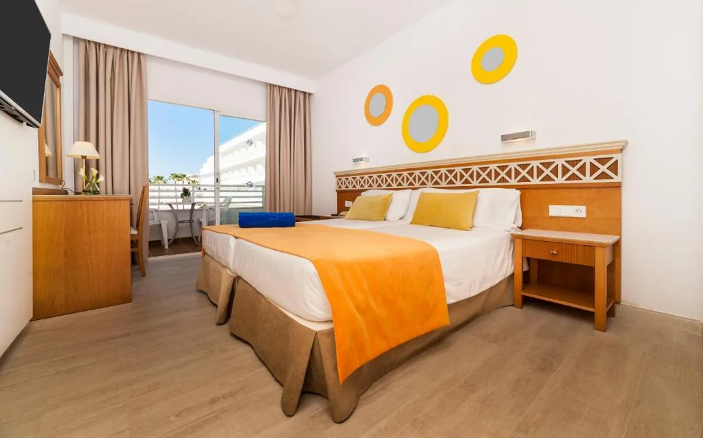 Doppelzimmer mit 2 Betten — Globales Pionero