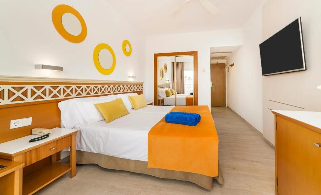 Tweepersoonskamer met 2 bedden — Globales Santa Ponsa Park
