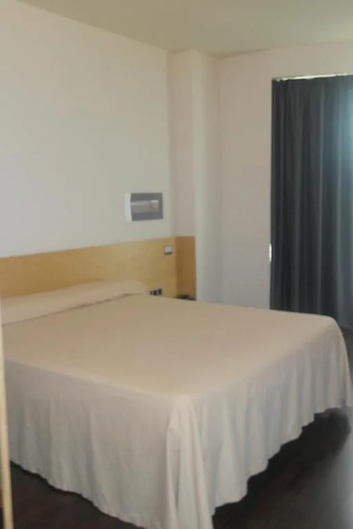 Double Room - 1 or 2 Beds — Gobeo Park