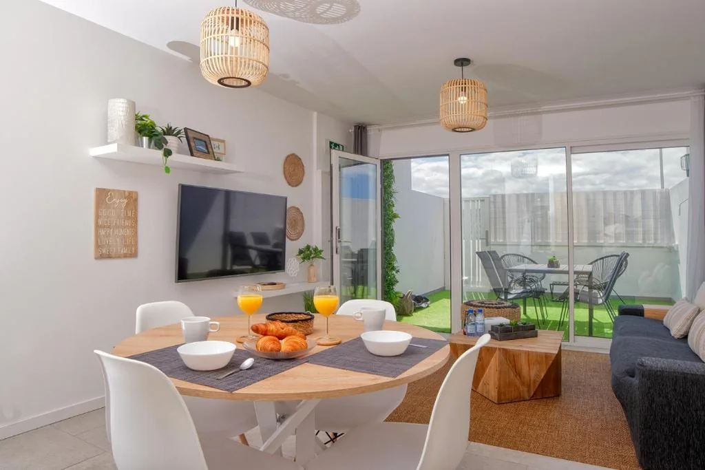 Apartamento Deluxe — Gold Sand - Dúplex - Near the Beach with Air-Con By Lanzarote Vacation Homes