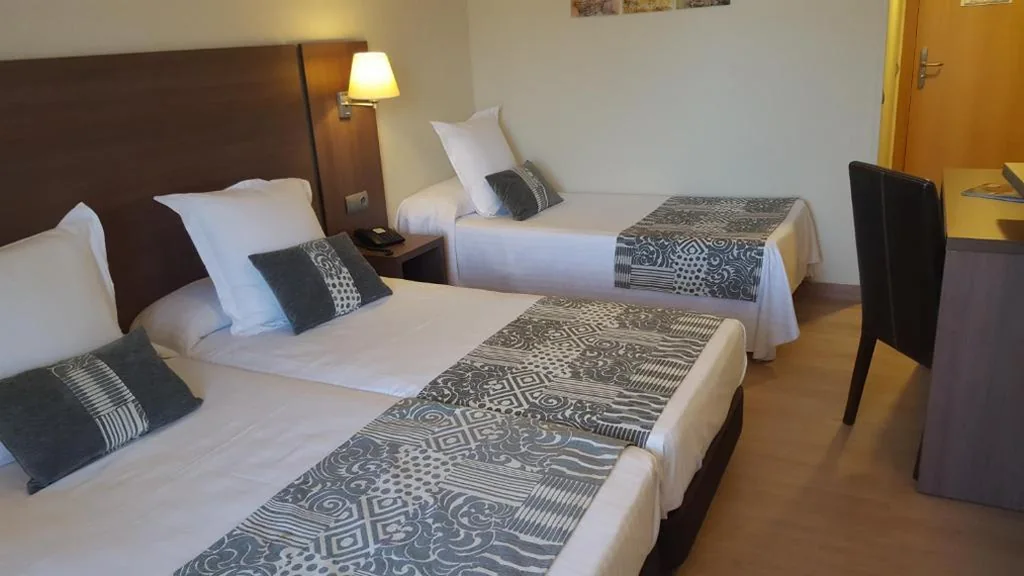Dreibettzimmer (3 Erwachsene) — Golden Acqua Salou