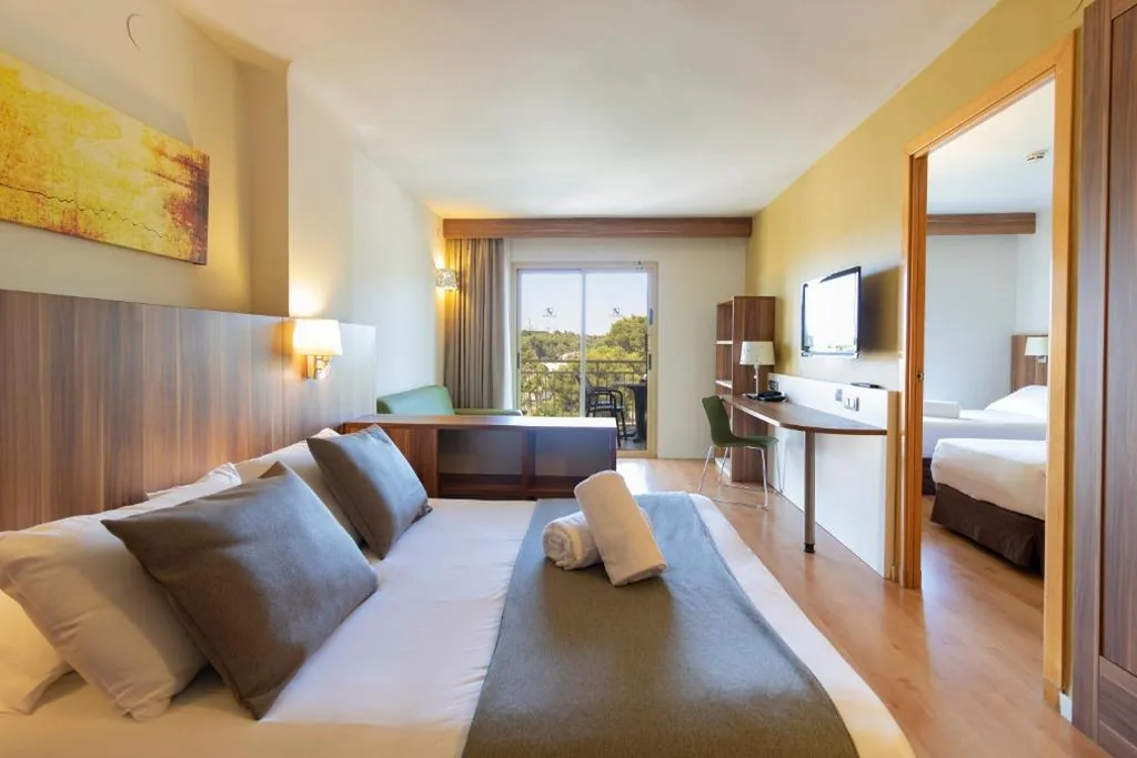 Suite familiare (3 adulti) — Golden Avenida Family Suites 4 Sup