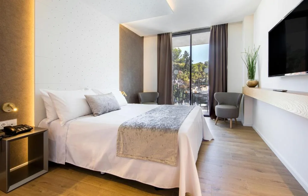 プールビューのダブルルーム — Golden Costa Salou - Adults Only 4* Sup