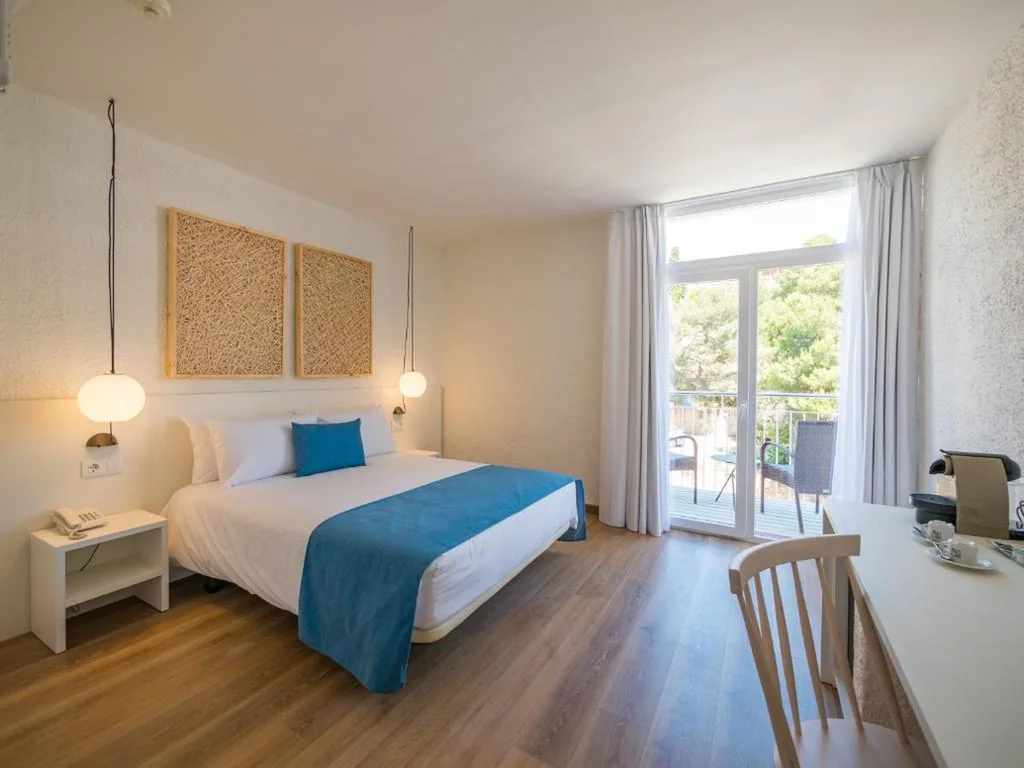 Habitación Doble Premium con balcón — Golden Mar Menuda