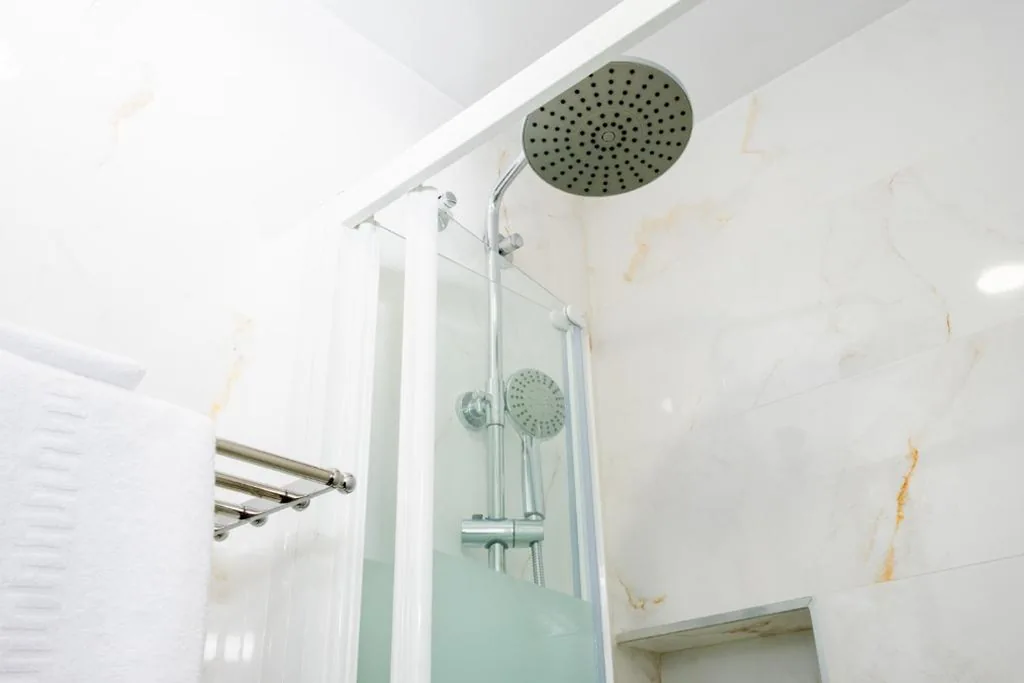 Camera doppia con bagno privato — GOLDEN TORREJON