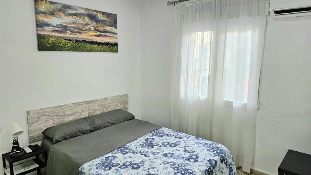 Doppelzimmer mit Balkon — GOLDEN TOWER pensión Auto Check-in