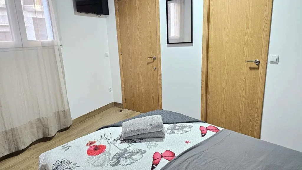 Camera Matrimoniale Standard — Golden Tower Rooms - auto check-in