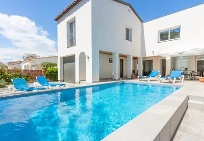 Goldhome - New house with private heated pool, parking, wifi, games room — photo 4