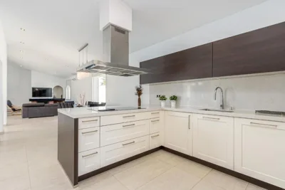 Goldhome - New house with private heated pool, parking, wifi, games room — photo 5